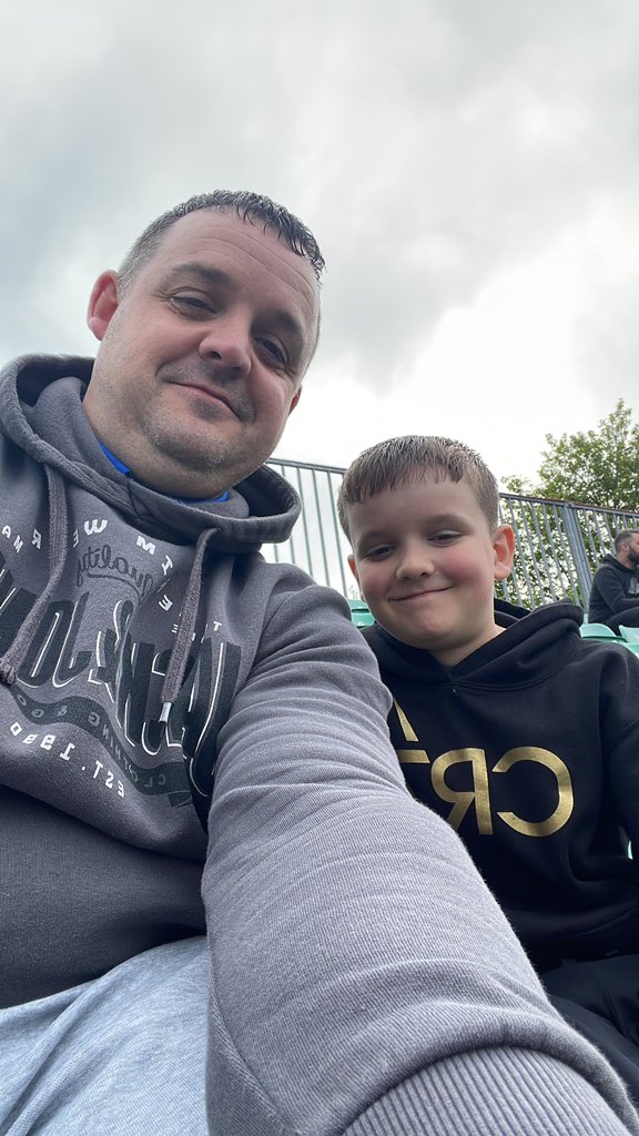 AlanStockton11's tweet photo. Surprise bank holiday weekends are amazing when you get to take your best mate with you. Me and my little man camping at Oulton with a little bit of Racing too @OfficialBSB @Oulton_Park https://t.co/Br4oyWpGCo