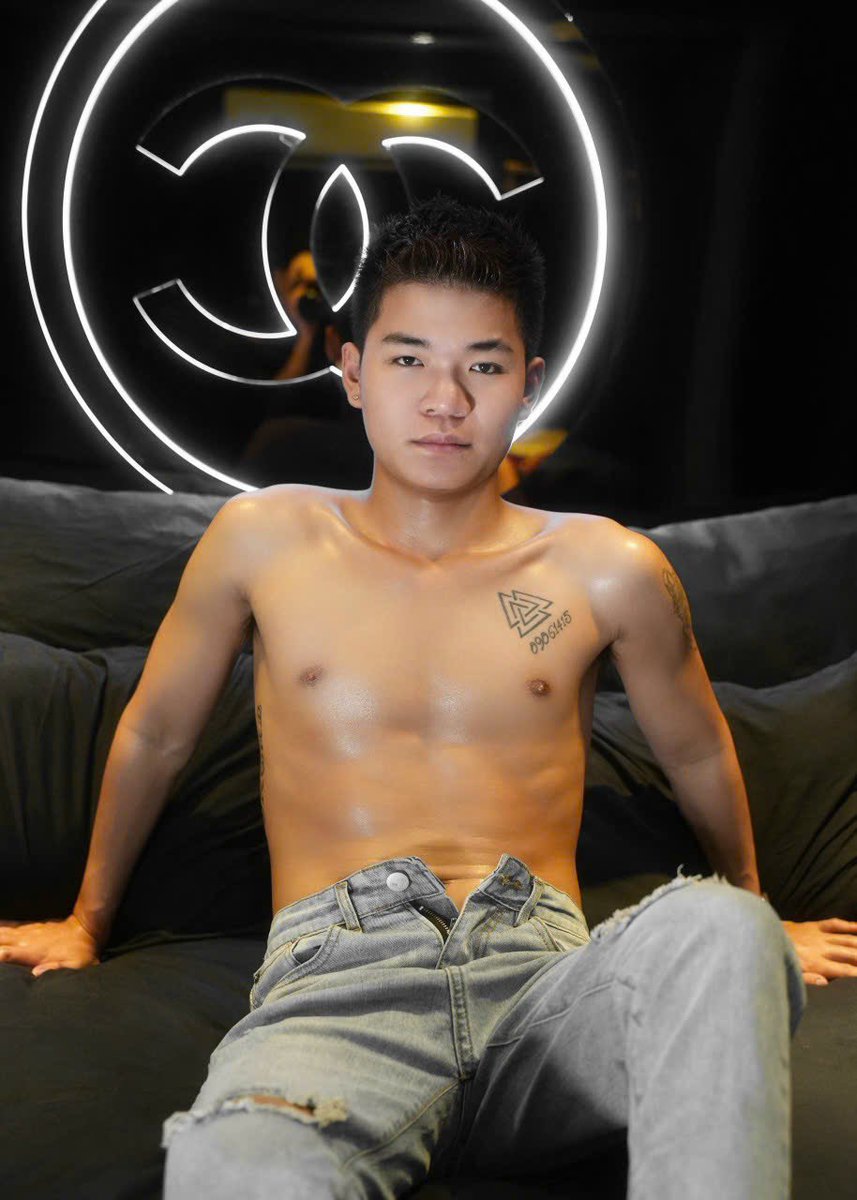 Khangca18's tweet photo. http://Aromaspakhang.
com trang website ben em 
Xem dc tat ca hinh body Nv Ben em  a toi z https://t.co/8Da82bUHcb