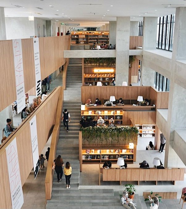 worksfess's tweet photo. Wrk! Guys kalian yang WFH/hybrid selain di rumah, kalo lagi pengen kerja diluar perginya kemana? Pliss butuh rekomendasi tempat di Jakarta 🥹  [Gambar] 📍Perpustakaan Jakarta, Taman Ismail Marzuki, Cikini https://t.co/858hRKp3PL