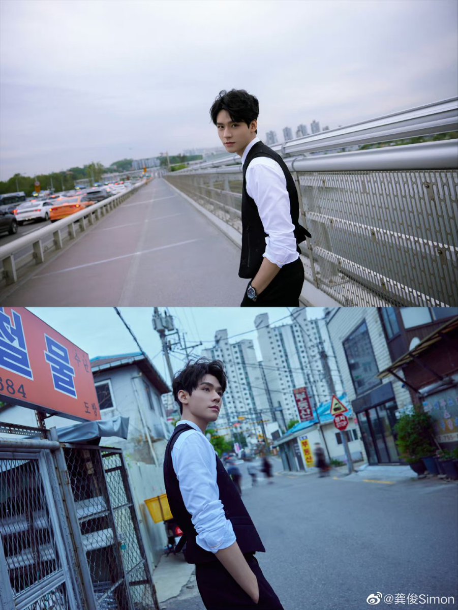GongJunGlobal's tweet photo. 【230429 Gong Jun Weibo】

"I'm ready, on my way!"

@LouisVuitton 

GONG JUN X LOUIS VUITTON
#GongJunLVPreFall23
#공준 #LVPREFALL23 https://t.co/URn2jhYKEI