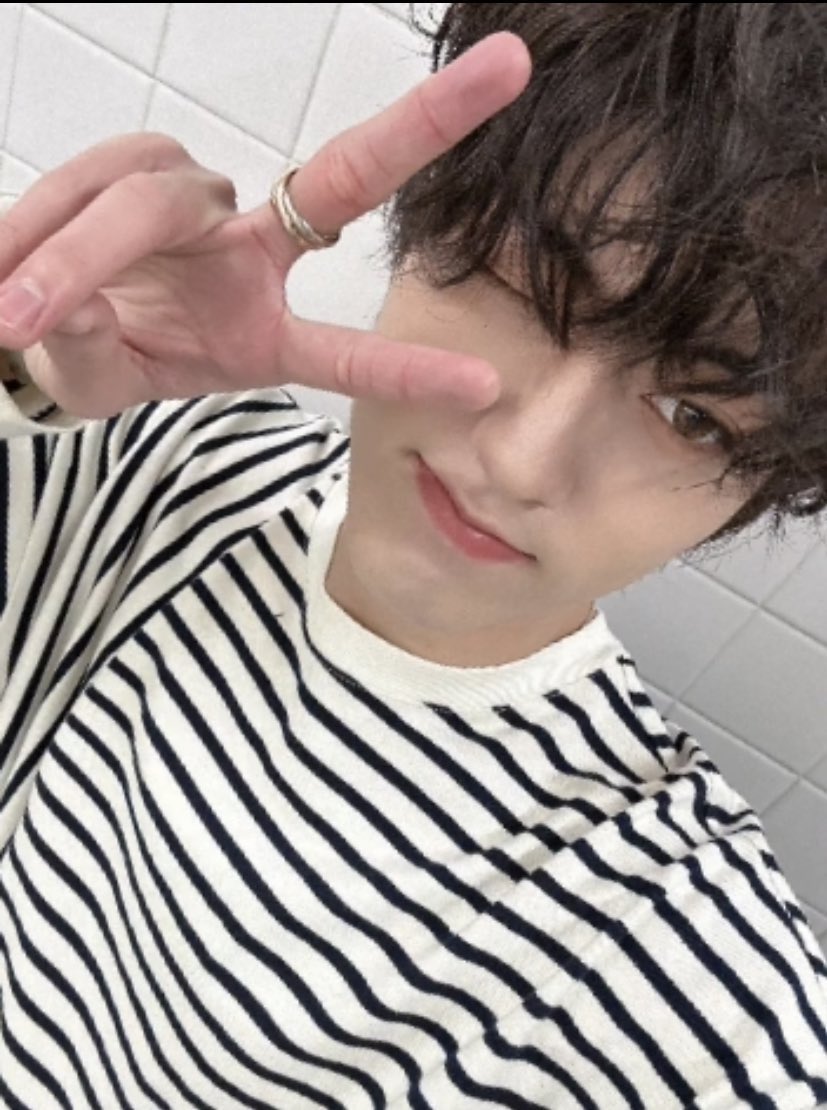 no9zone's tweet photo. 아진심너무좋은데나지금입술에뽀뽀중 앗 아기한텐입술에뽀뽀하면안좋댓는데 미안 ㅠㅠ~ https://t.co/yrXoy3fBXM