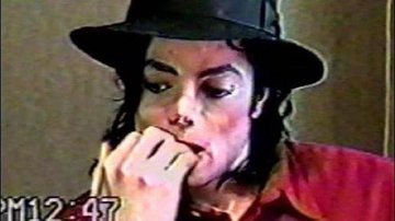 •The MJ estate is selling 50% of Michael's catalogue 
•No Thriller40 documentary 
•No acknowledgement of The don't care about us reaching a billion views on YouTube 
•A journalist is busy painting Mike as guilty