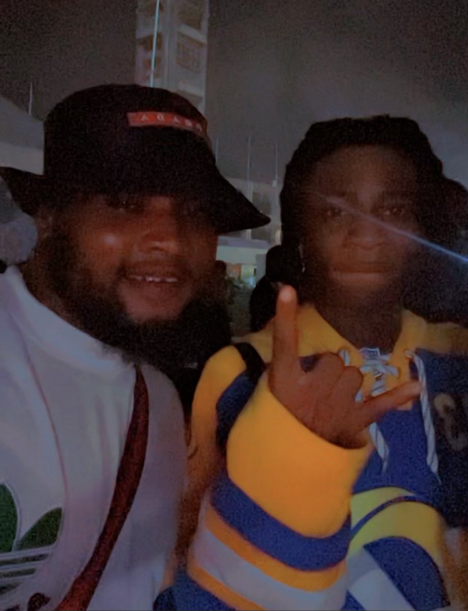 Tgoldmania__'s tweet photo. I got the very rare Privilege to make it to the backstage where I was able to Network with some fellow stars 🌟. Right here I’m with @sydney_talker Neville record Signee @khaidxr. I tried to perform too but my request is kinda late. I’m happy to get Khaid on some #Ochee🤘mood tho https://t.co/Kg1qKPYMhV
