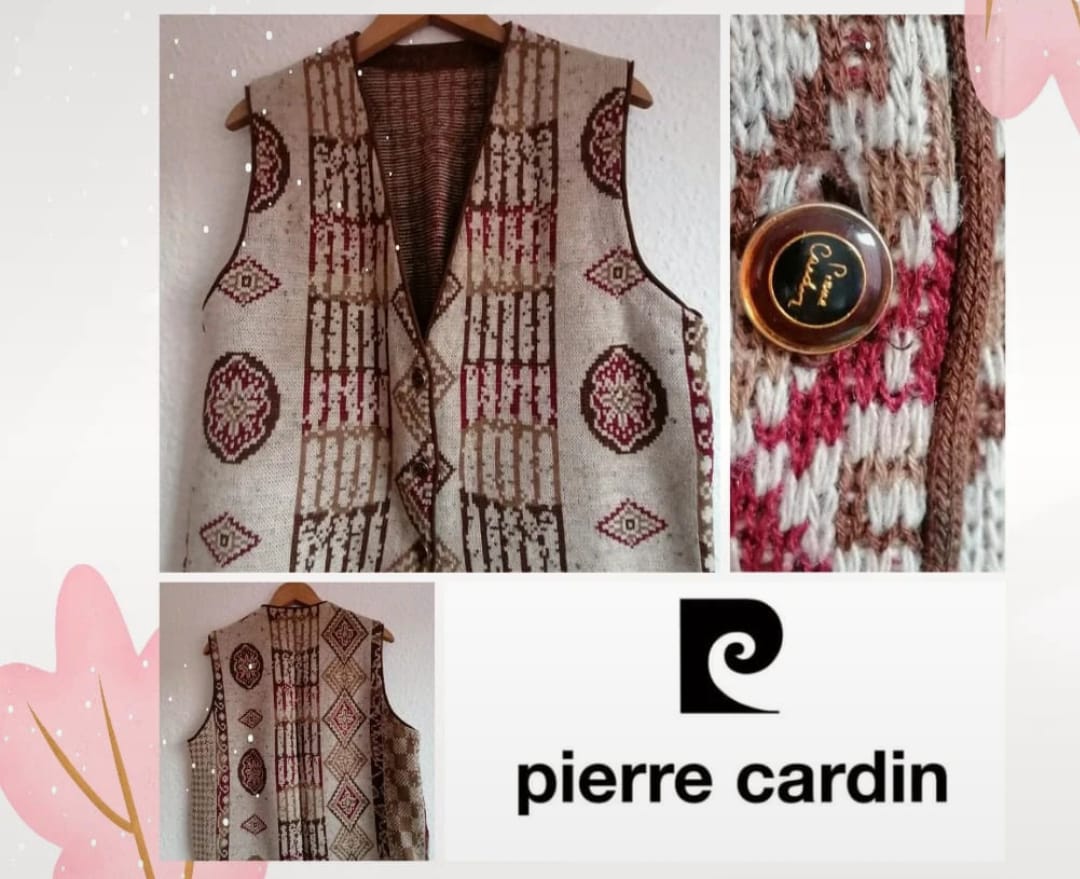 Stunning rare cottage chic Pierre Cardin lady's groovy vest rubylane.com/go/cRM2M7 vía <a href="/rubylane/">Ruby Lane</a>