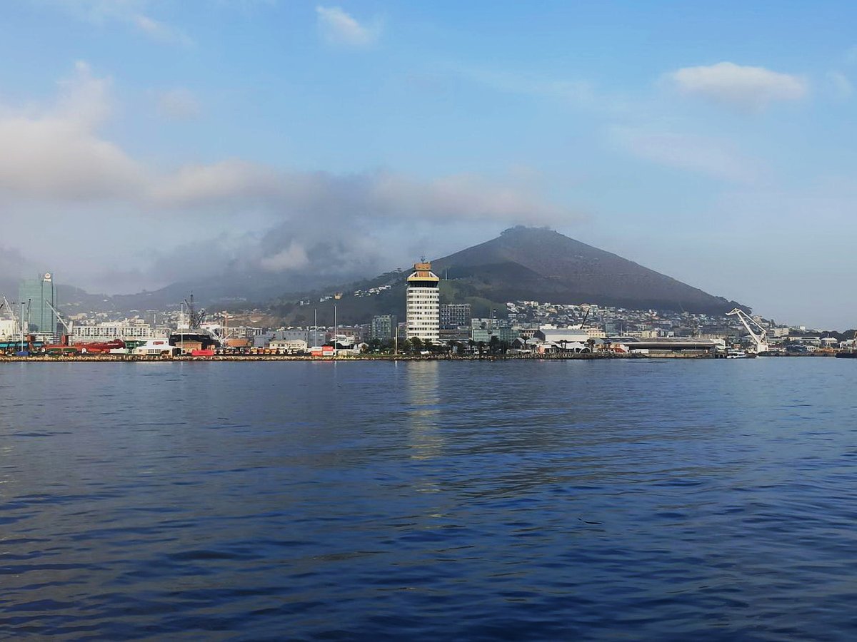 nasc_ua's tweet photo. Good news, everybody! Research Vessel #Noosfera just moored in Capetown port!
Photo credit by: Oleksand Grishko &amp; Anatoliy Andreev
#Antarctic #Antarctica #Ukraine #UkrainianScience
👇🏻👇🏻👇🏻 https://t.co/2k1yh5yJc7