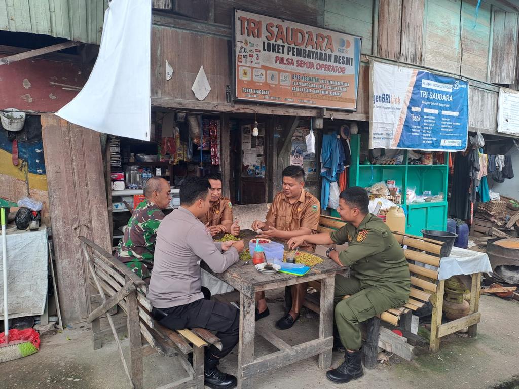 AndriPerkasa3's tweet photo. Sinergitas TNI-POLRI https://t.co/D2DN3MolKO