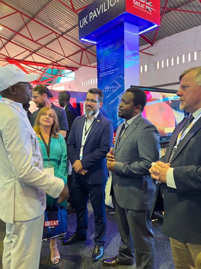 Gocallaghan5G's tweet photo. Great to welcome President @edmnangagwa to the 🇬🇧stand at ZITF yesterday. We’re delighted to come 2nd in the international stand category. Great time talking to lots of people about the breadth of the UK-Zim partnership including on trade, investment, development &amp; scholarships https://t.co/lf4gfeuuuN