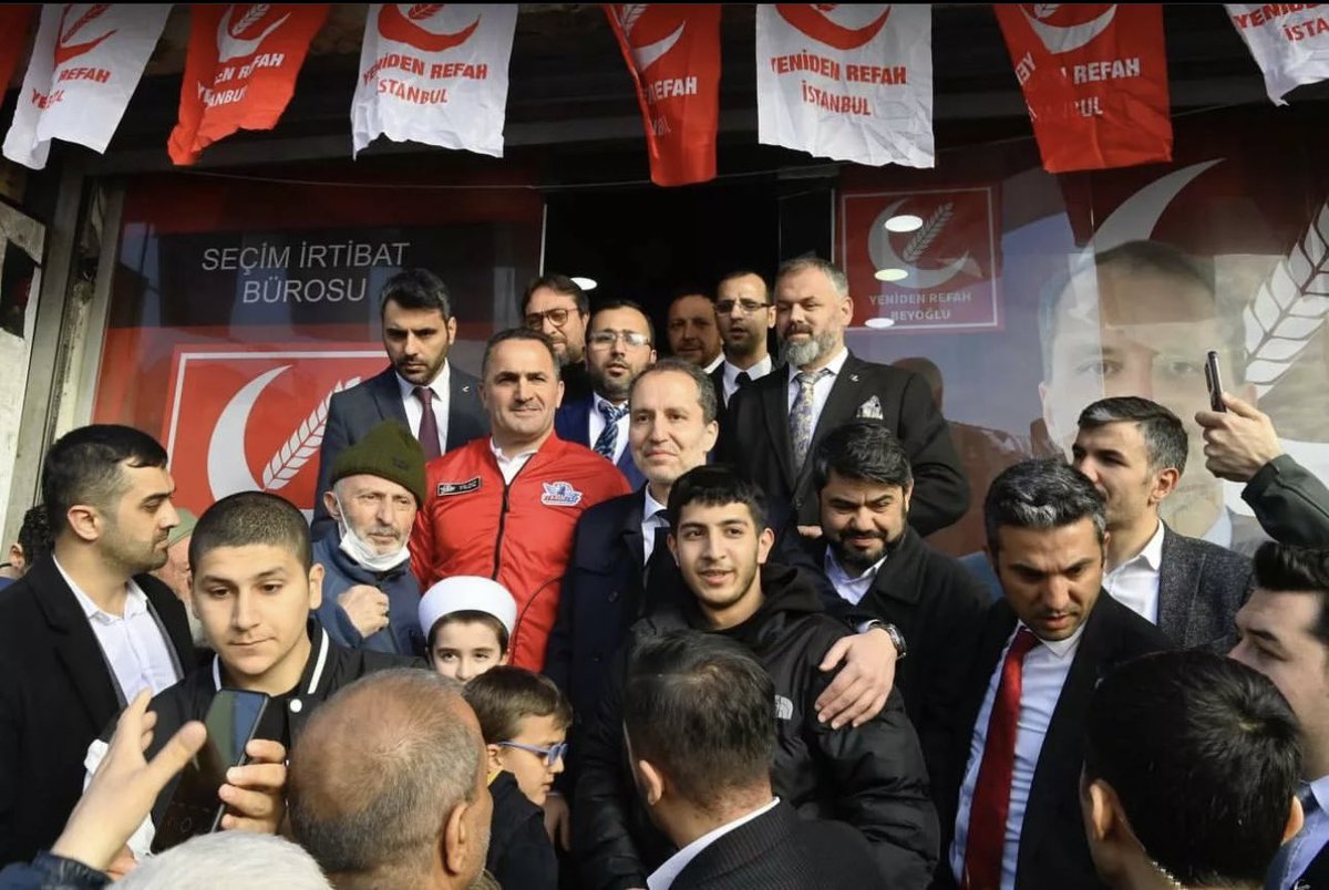 GulepAhmet's tweet photo. Beyoğlu Kaptanpaşa bölgemizde seçim çalışmalarını yürüteceğimiz seçim irtibat büromuzun açılışını Gn. Başkanımız Dr.Fatih ERBAKAN gerçekleştirdi.

Rabbim hayırlı çalışmalara vesile kılsın inşallah.

#FatihErbakan 
#MilliGörüşMeclise

@rpbeyoglu @refahist @refahkadinbygl https://t.co/W0XGVOjDe2