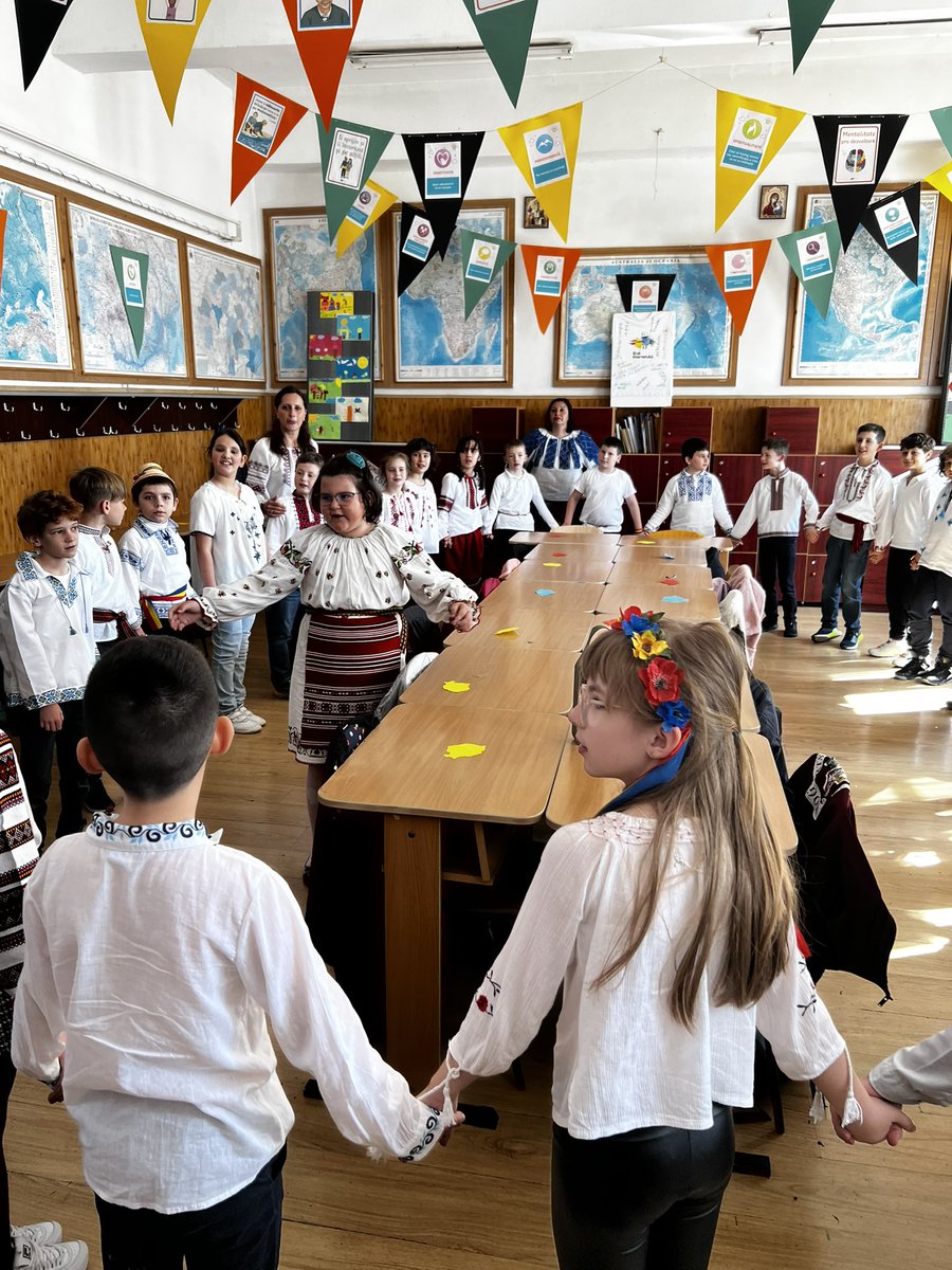 Ciara Moran (@ciaraemoran) on Twitter photo Inspiring visits to our Romanian partner schools this week. Creativity, talent and language development high on the agenda. #ErasmusPlus <a href="/learningatceo/">Simon Spry</a> <a href="/HighViewPlym/">High View School</a> <a href="/PlymouthTSA/">PTSA</a> <a href="/SalisburyRdPrim/">Salisbury Road Primary</a> Inspiring visits to our Romanian partner schools this week. Creativity, talent and language development high on the agenda. #ErasmusPlus <a href="/learningatceo/">Simon Spry</a> <a href="/HighViewPlym/">High View School</a> <a href="/PlymouthTSA/">PTSA</a> <a href="/SalisburyRdPrim/">Salisbury Road Primary</a>