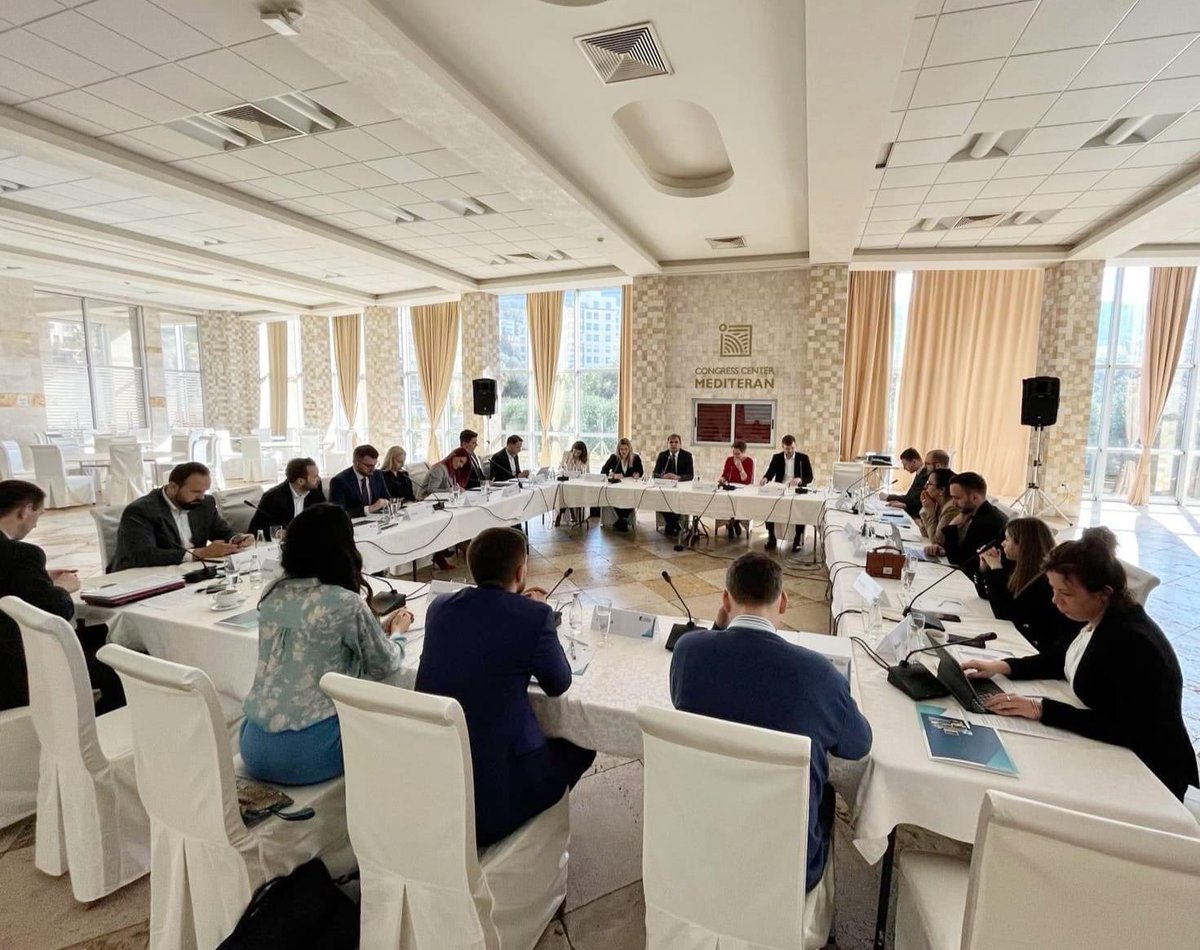 dinaboskailo's tweet photo. Connecting EPP in the region, 6th regional workshop as a form of sustainable dialogue among #EPP parties in the region was held in 🇲🇪 @BiH_SDA as the largest #EPP member from 🇧🇦 is part of the dialogue series. We continue to work on progress of our country in its #European path. https://t.co/WSWdswfGS3