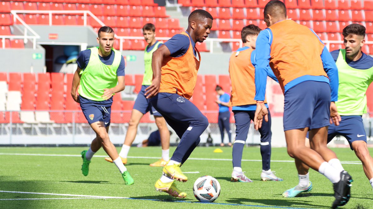 TerrassaFC's tweet photo. 🧠 #AEPrat

3⃣ ú𝗹𝘁𝗶𝗺𝗲𝘀 𝗳𝗶𝗻𝗮𝗹𝘀, #TERRASSA!

🫶 #TerrassaFCExperience

(📸: @juanmamedina_) https://t.co/CchRj0eQJz