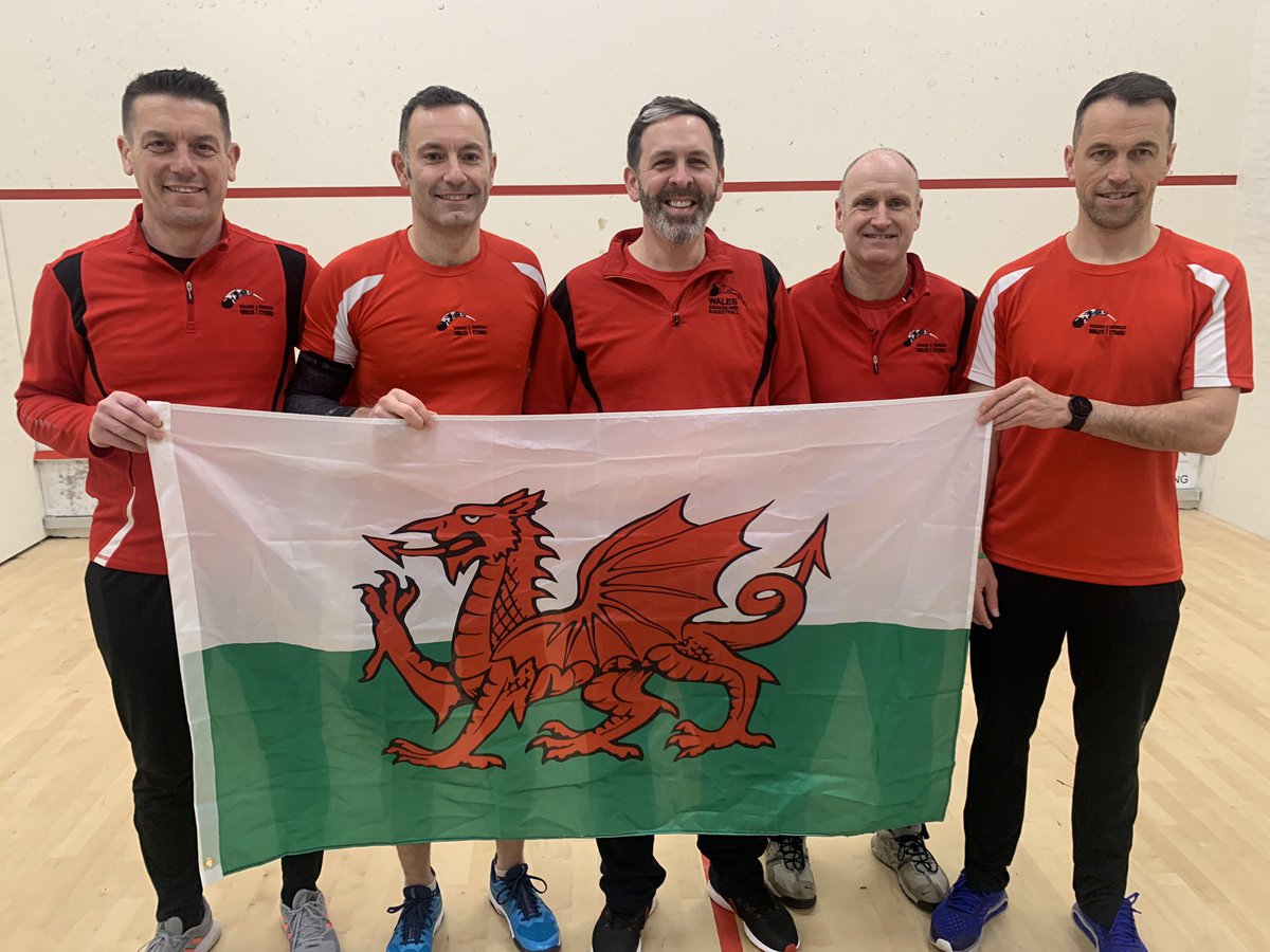 Wales 🏴󠁧󠁢󠁷󠁬󠁳󠁿 O40’s team ready to face Scotland 🏴󠁧󠁢󠁳󠁣󠁴󠁿 next.
<a href="/sqwales/">🏴󠁧󠁢󠁷󠁬󠁳󠁿 SQUASH WALES</a>