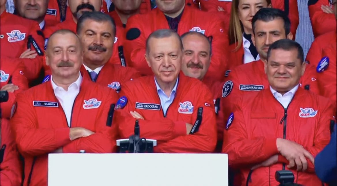 clashreport's tweet photo. Azerbaijan President Aliyev:

KIZILELMA Unmanned Combat Aircraft will also be in the skies of Azerbaijan in the near future. https://t.co/gUWTtS15Dl