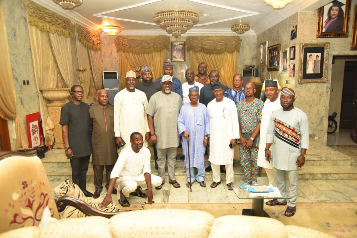 diaspora4dino's tweet photo. Thank you Dr Ahmadu Ali for a very warm reception. 

@dinomelaye for Kogi State Governor. 

#kogi 
#dino 
#state 
#election 
#pdp 
#people https://t.co/9bRNJBstne