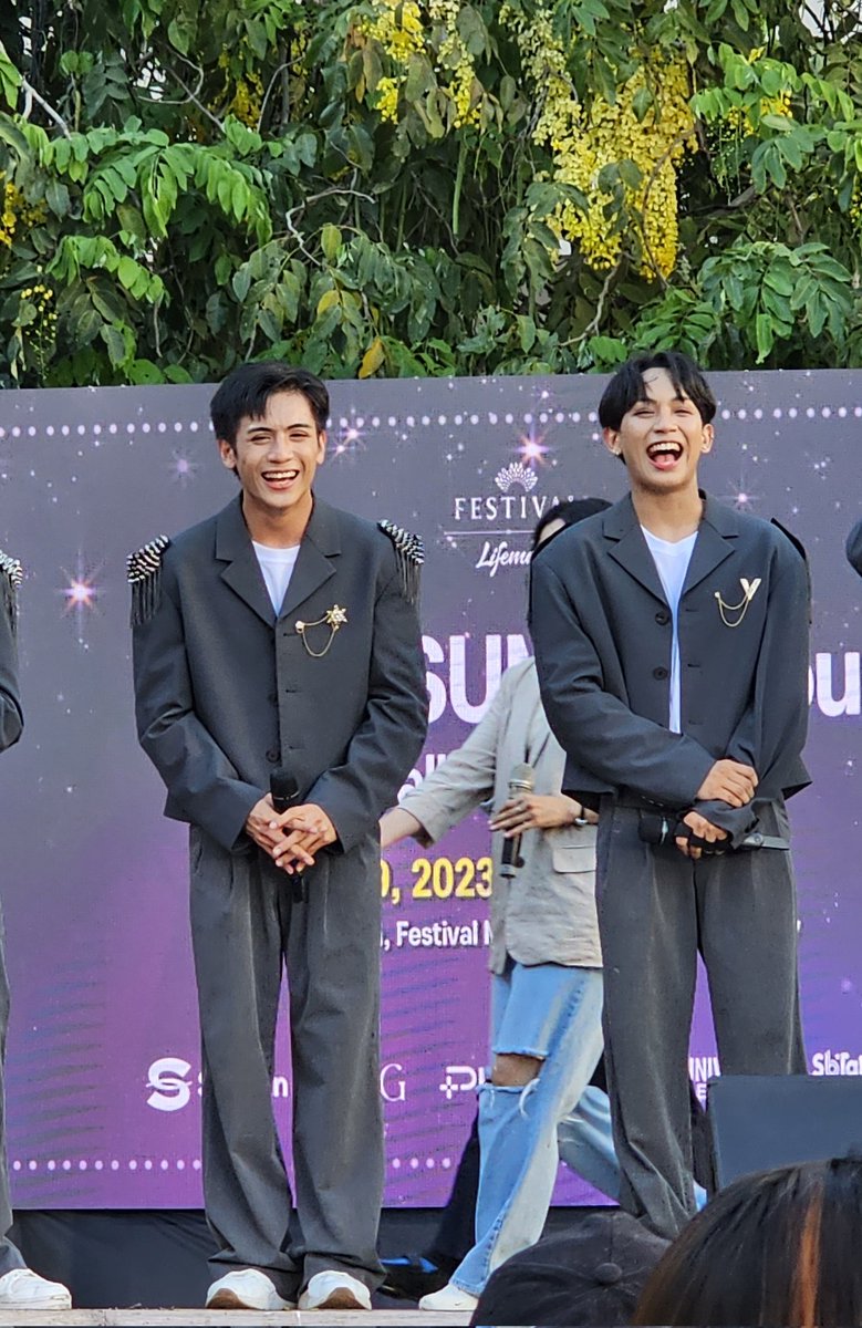 GaBro143's tweet photo. My #GaBro 😭
Mahal ko kayo...

PLUUS in FestivalMall 
#WEGOSUMallTour
#PLUUS @pluus_official https://t.co/d7V0Uf4dDa