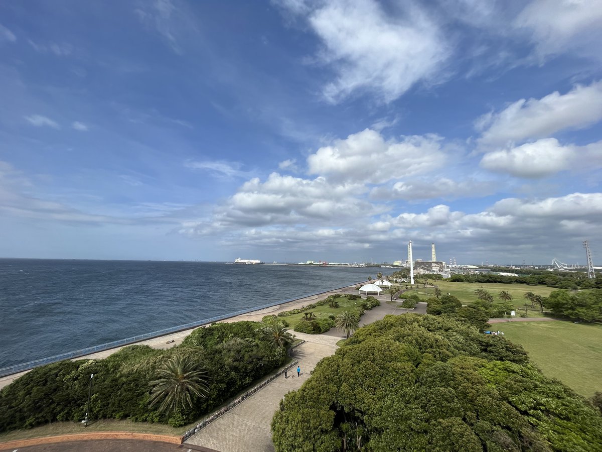 _s_dragon_'s tweet image. 妻と一緒に納車&amp;amp;ドライブ🚙
まだ運転おぼつかない状況の中で、妻とナビとETCが同時に俺に話しかけてきて半狂乱になった😱
アテンザ、さようなら😭
8年間無事故でありがとう。
テスラ、これからよろしく👍
#mazda
#atenza
#TESLA
#モデル3
#千葉フォルニア