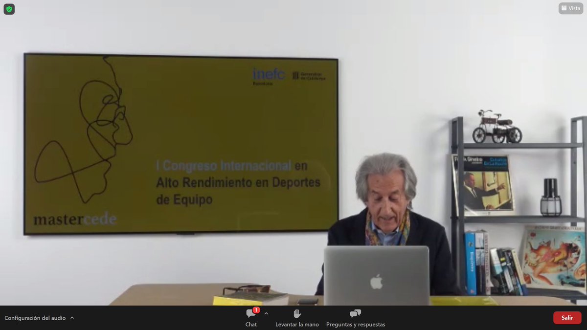 CjAleza's tweet photo. I Congreso Internacional en Deportes de Equipo #Mastercede @inefcat
Seirul·lo
“No consiste en entrenar un determinado modelo de juego, sino cómo hemos sido capaces de coincidir y comprometernos en una dimensión cultural bajo esa contingencia espacio-temporal y situacional… https://t.co/1ebQ51LOjd