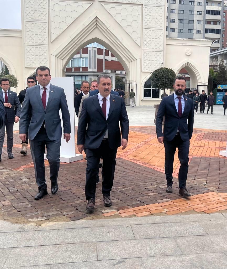 AbdullahDmroglu's tweet photo. Genel Başkanımız, Genel Başkan Yardımcılarımız ve Milletvekili adaylarımızla birlikte #Başakşehir Emin Saraç Kültür Merkezinde Önder İmam Hatipliler Derneğinin 59. Genel Kurlulana katılım sağladık ve Teknofest Okul Takımının atölyesini gezdik.

@Mustafa_Destici 
#BizVarız https://t.co/je2HezZrvu