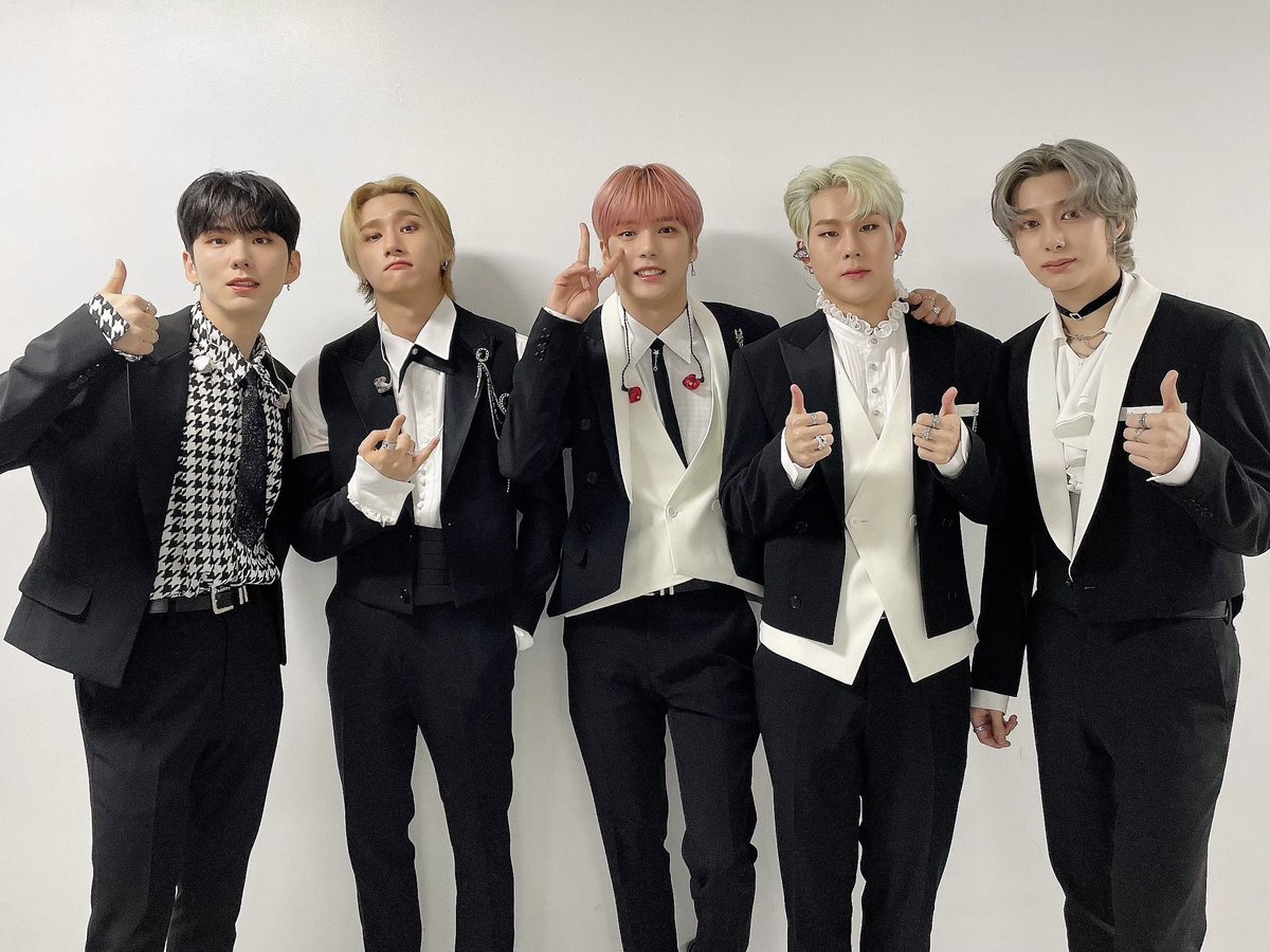 timeto_im's tweet photo. [220430] 공식트위터 #몬스타엑스 #MONSTAX #아이엠 #IM #창균 

220430 몬스타엑스 #FAN_CON
#몬베베 와의 TOP-SECRET🕶🗃
< #MX_AGENT > DAY 2

4월의 마지막도 
함께해준 몬베베 고마워요❣️
오늘도 하루도 몬베베 덕분에
행복한 시간이었어요!
마지막 날도 즐거운 시간 만들어 봐요😎 https://t.co/wi4vGSPqpj