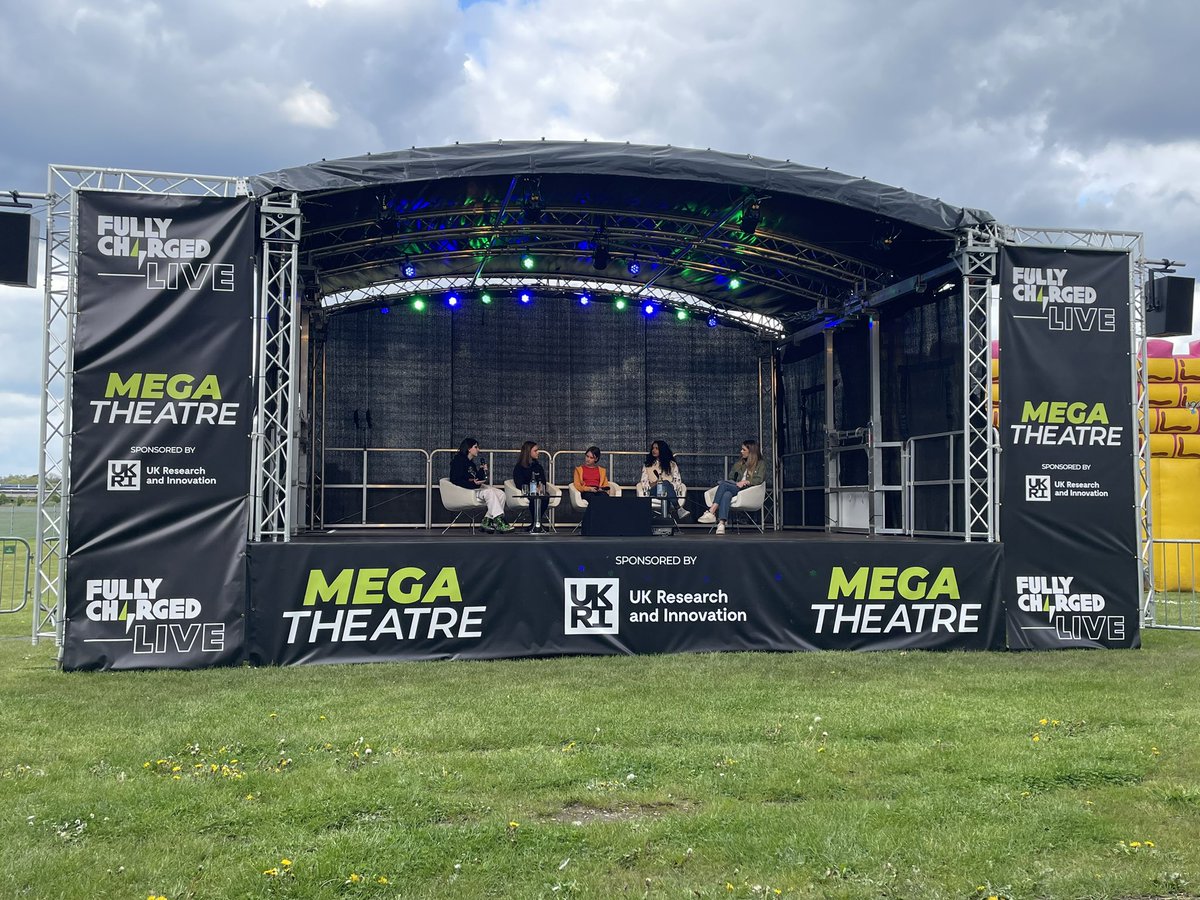 cleevelyev's tweet photo. Some great conversations happening in the mega theatre, as well as some brutally honest insights to what small changes we could make to create a difference #CreateTheChange #Sustainability https://t.co/MXsvT6SCA7