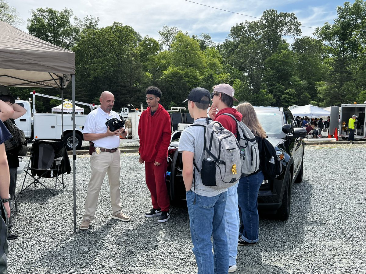 MrsPrinz_AP's tweet photo. City of Graham Career Day @GrahamRedDevils. Students were so engaged and asking questions. It was a blast! Thank you Graham!! https://t.co/9OObpEXPa7