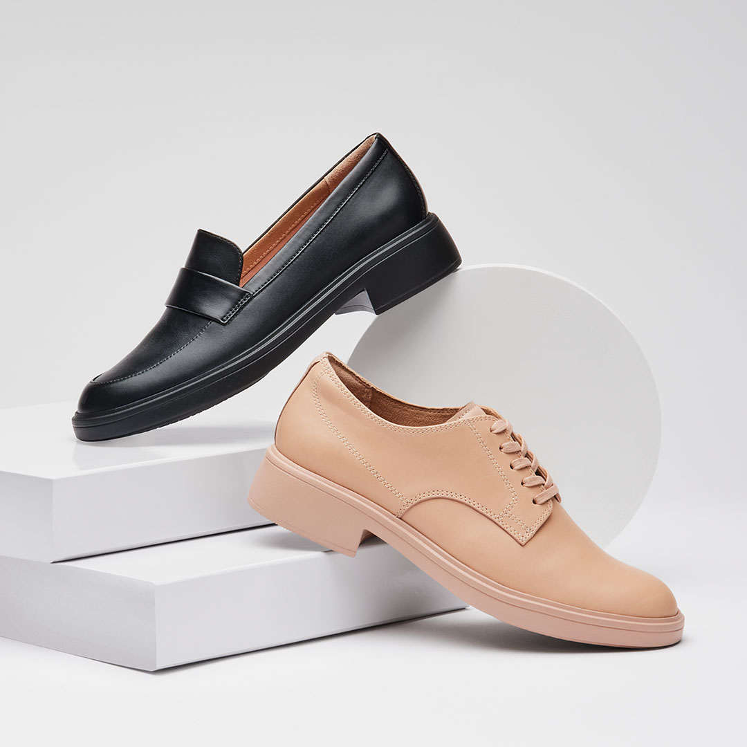 Rockport's tweet photo. The new essentials: Meet the Lennox collection. Inspired by our men's oxfords, the women's Lennox is a fluid and timeless silhouette you'll find yourself reaching for again and again. #Oxfords #IconicStyle

Shop Now: https://t.co/O7xOX14EH7 https://t.co/UXu1OhVtmZ