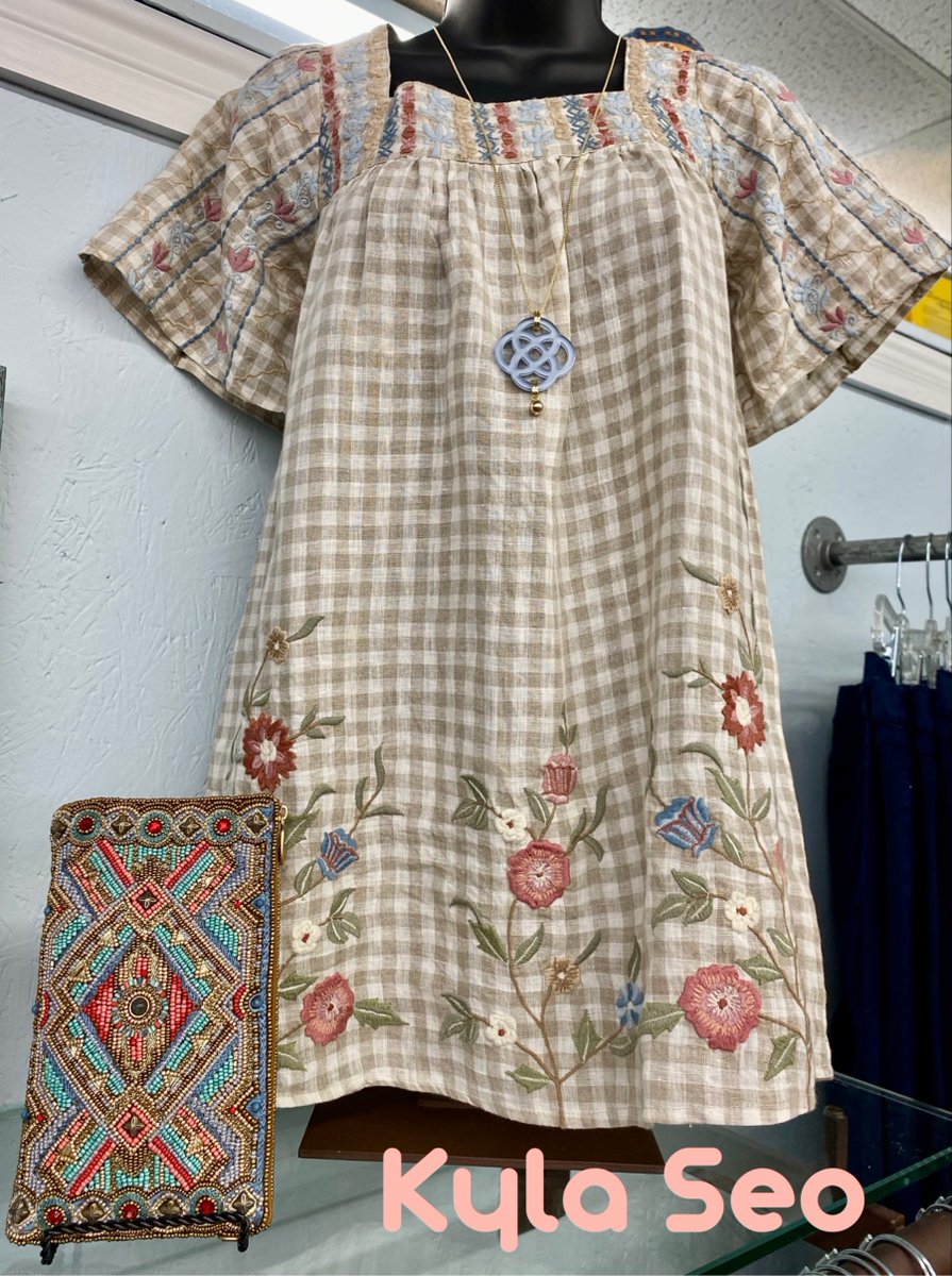HipChicTX's tweet image. We Love this New Linen Embroidered Top from Kyla Seo. 
It's a perfect addition to your Spring/Summer wardrobe. 
#Caite #KylaSeo #ZenZii #MaryFrances #hipchicboutiqueftworth 
Shop Now at hipchicboutique.com