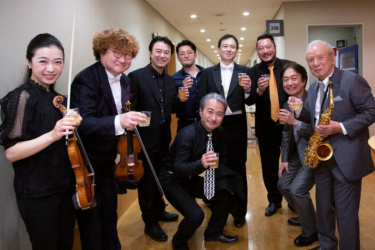 Sadao_Watanabe's tweet photo. 満員御礼
すみだトリフォニーホール開館25周年特別企画Final
渡辺貞夫meets新日本フィルハーモニー交響楽団
新日本フィルの皆様ありがとうございました
#渡辺貞夫
#小野塚晃
#養父貴
#マルセロ木村
#コモブチキイチロウ
#竹村一哲
#村田陽一
#新日本フィル
#崔文洙
#立上舞
#すみだトリフォニーホール https://t.co/Wnu8oCRmTW