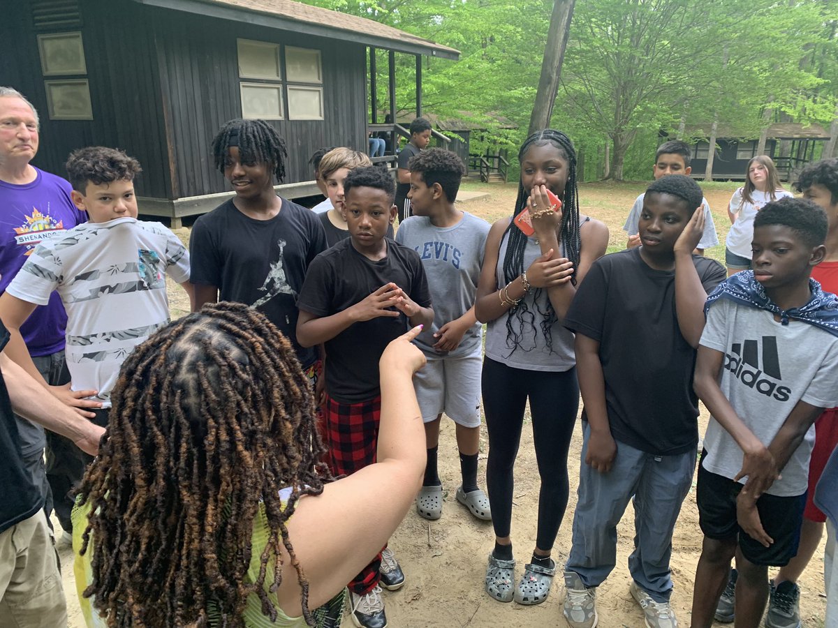 Our 7th grade Hornets 🐝 🐝 🐝 had an outstanding experience learning from Ms. Williams during their NatureBridge  field trip. @LDMcDade @LoreeYWilliams @CPorterLucas #FLhornets