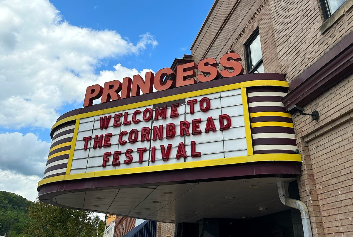 cornbread_fest's tweet photo. Are you coming to visit us this weekend? Stay up to date on the schedule of events: https://t.co/RyHHYEWQQu https://t.co/ObTYOJnaK0