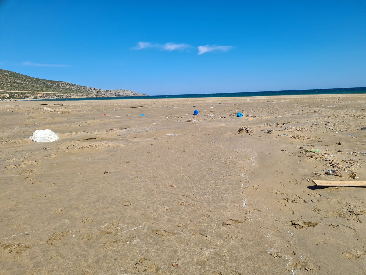 Sidneykluswerk's tweet photo. Prasonisi beach, the place te be for (kite)surfing 🏄♂️!
Wat een wind. Compleet gezandstraald!
Mooie plek! Wel erg jammer, dat er op de landtong zoveel afval ligt!!
Moet niet veel tijd kosten om dit met wat hulp op te ruimen. Doe gelijk mee 👍💪
#beachcleanuptour #Rhodos https://t.co/wO8WgkR65V