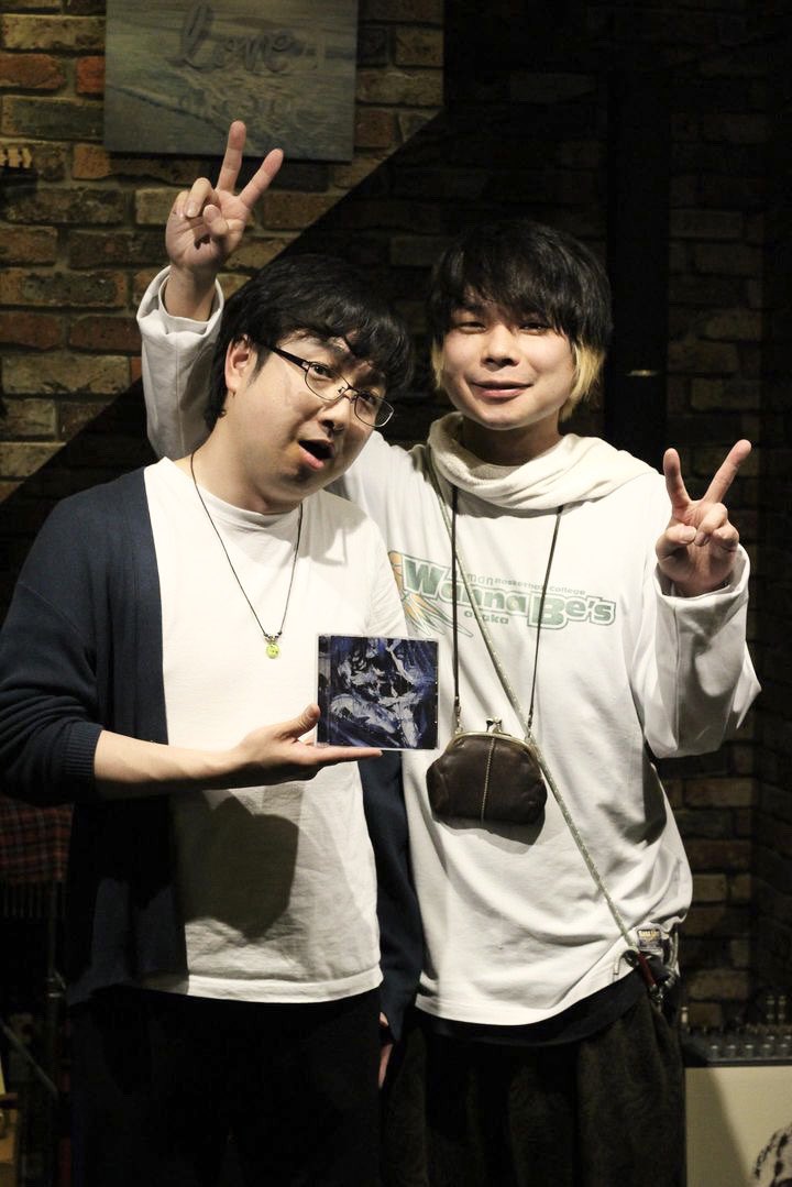 TOKIOBAND5's tweet photo. 4/29(土)
#矢田太朗(島根)×#monmon(宮城)
@石巻シークレットベース
3年越しにこの場所で再会できて、
音を鳴らせて嬉しかった。
ありがとう!!!
もうすでにまた一緒にやりたくなってるよ。
太朗、明日は酒田です!
撮影:Aya @yaa_85
#たとえ白鯨の群れの中だってキミを見つけだすツアー https://t.co/0BRiMvC8Xp