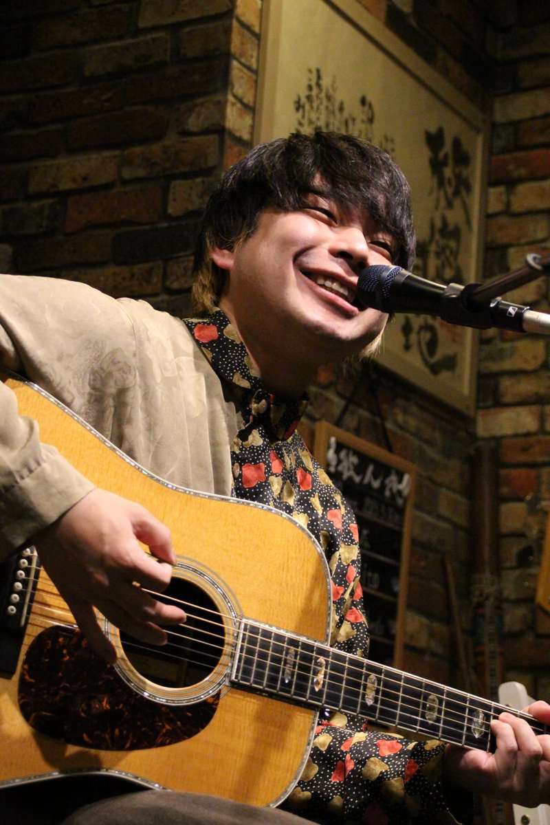 TOKIOBAND5's tweet photo. 4/29(土)
#矢田太朗(島根)×#monmon(宮城)
@石巻シークレットベース
3年越しにこの場所で再会できて、
音を鳴らせて嬉しかった。
ありがとう!!!
もうすでにまた一緒にやりたくなってるよ。
太朗、明日は酒田です!
撮影:Aya @yaa_85
#たとえ白鯨の群れの中だってキミを見つけだすツアー https://t.co/0BRiMvC8Xp