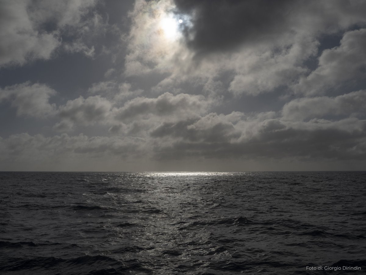emergency_ong's tweet photo. #LifeSupport siamo di nuovo in mare, per la missione 6. In rotta verso il #Mediterraneo centrale per salvare vite. https://t.co/3k8veDlHzG