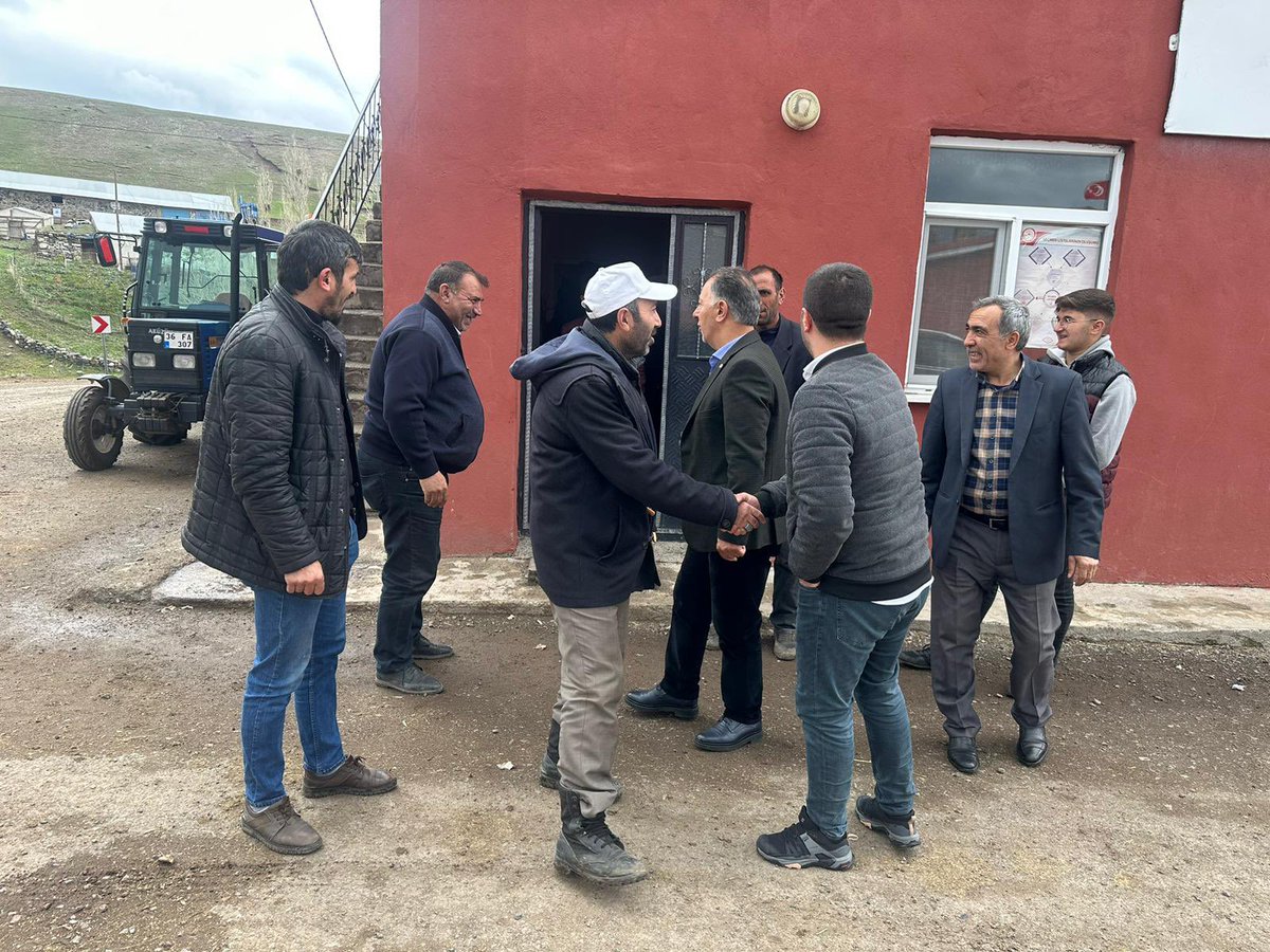 FatihGman's tweet photo. 📍TUYGUN  KÖYÜ 

Gönüllere dokunmaya devam ediyoruz.

Sıcak ve hoşgörü ile bizleri karşılayan köy halkımıza teşekkür ederim. https://t.co/psraEp6jGB