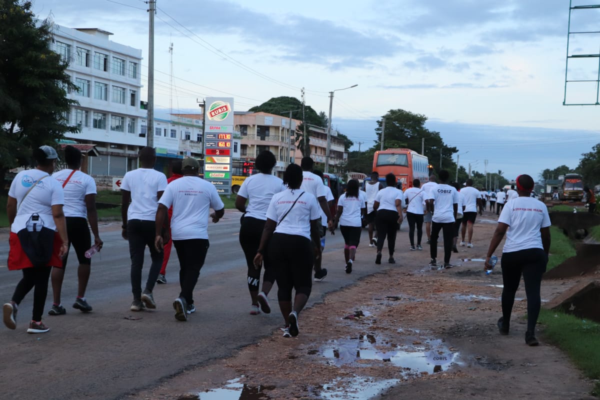 DianiWalkers's tweet photo. Follow us to join us next Saturday.
Thanks to Romika , Kenya Red Cross Society Kwale Branch for their support this edition. 
#AStep4OneHealth https://t.co/xxJPh5cOTo