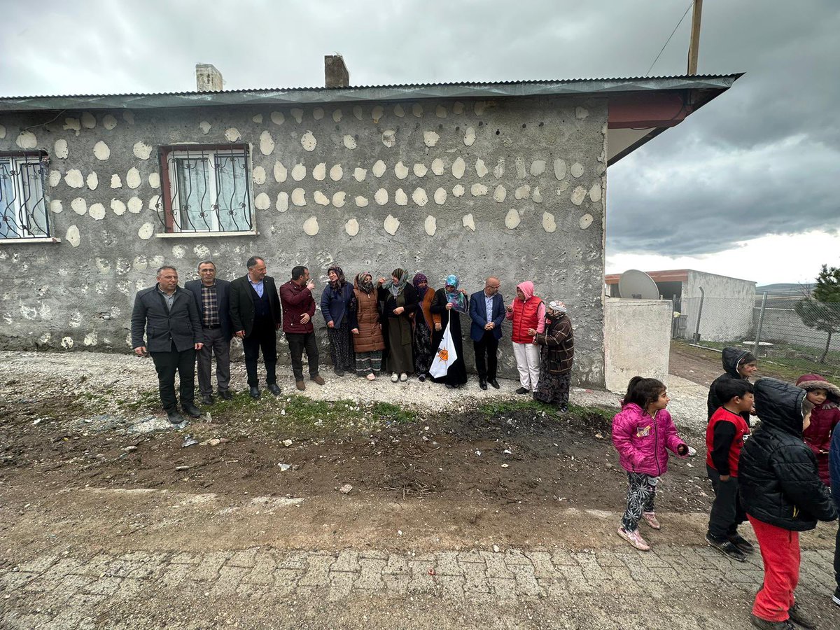 FatihGman's tweet photo. 📍HASBEY  KÖYÜ 

Gönüllere dokunmaya devam ediyoruz.

Sıcak ve hoşgörü ile bizleri karşılayan köy halkımıza teşekkür ederim. https://t.co/q4Wmmac8N0