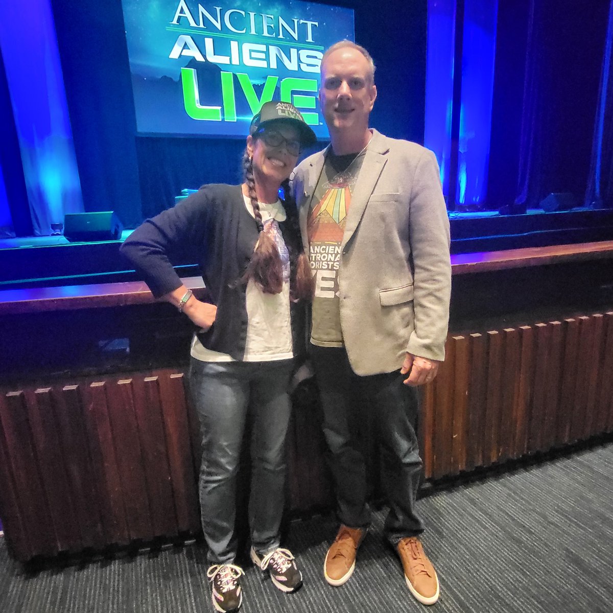 My wife @ChickenWhisp22 & I had a great time in Charlotte with the guys from #AncientAliensLive. 

TY for a great show, hospitality & kindness during the VIP photo op. We are looking forward to following  your adventures.

@Tsoukalos @davidhchildress @travisstaylor1 @nickpopemod