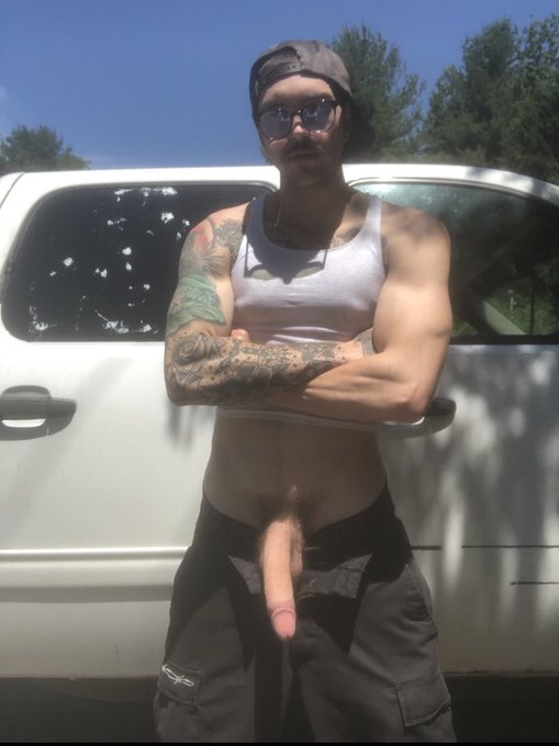Who wanna fuck https://t.co/At3kmSZbJh