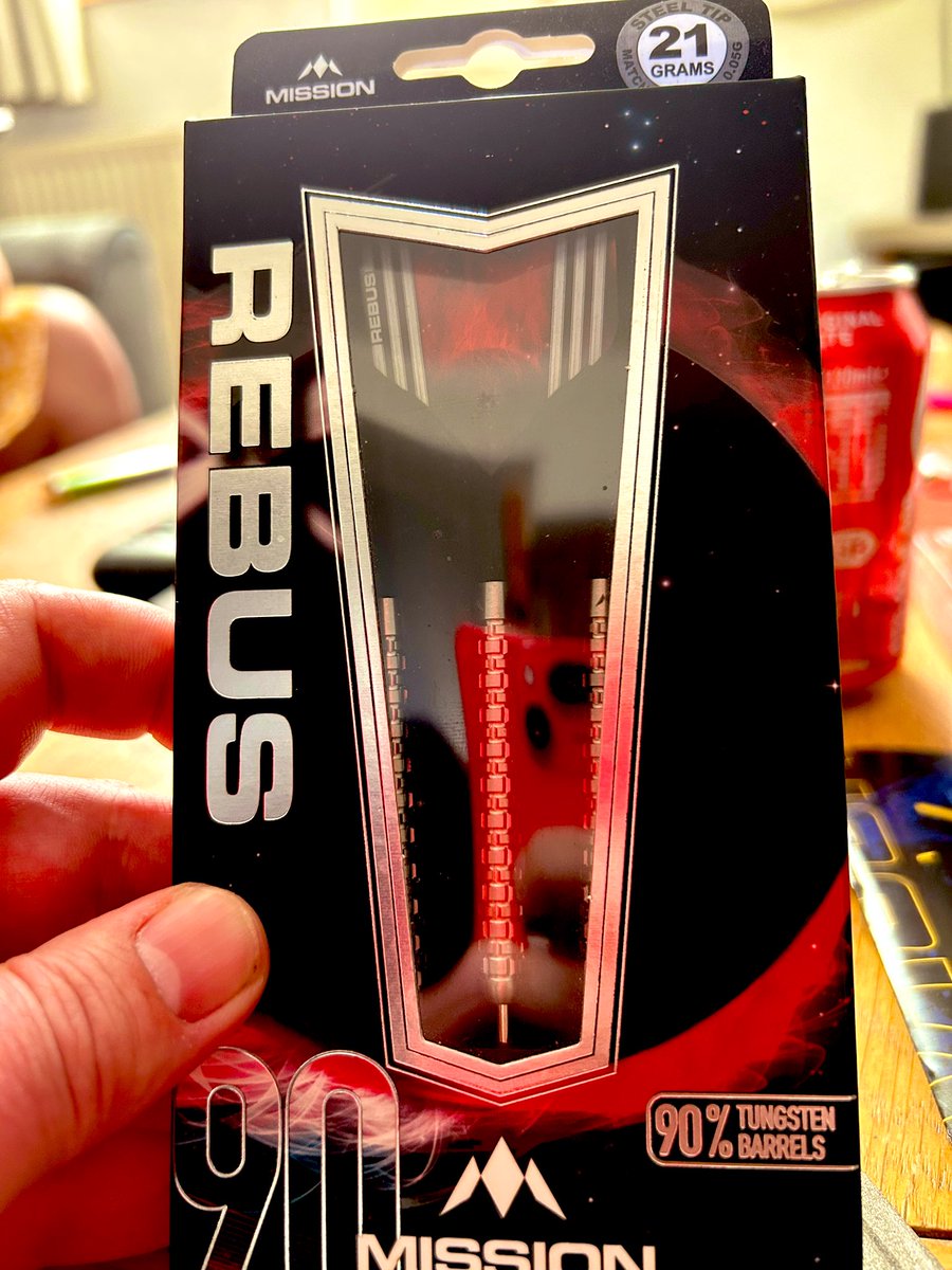 millensdartclub's tweet photo. You have all been such superstars recently with the charity stuff its GIVEAWAY TIME!! brand new @MissionDarts Rebus in 21g. Simply Like &amp;RT this tweet.follow @burtnffc and say in this tweet your favourite ever dart player. Will close tomorrow at 17:00 https://t.co/hfW1UnSMeB