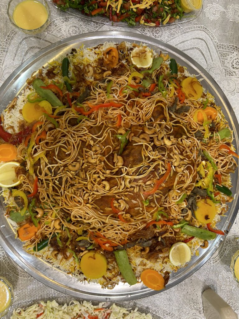 ناصر كافيهات و مطاعم tweet media