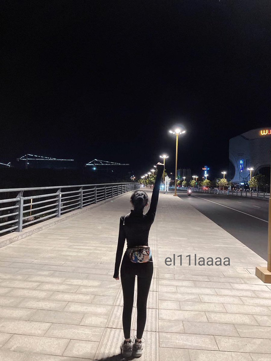 el11laaaa's tweet photo. 夏天要来了该减肥了. #御姐 #反差 #健身 https://t.co/Dtu12k19ZL
