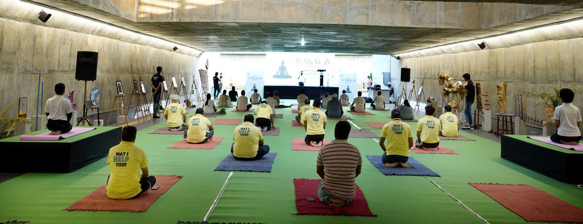ChandigarhSmart's tweet image. Yoga Session planned for participants to give them experience of a refreshing morning in Chandigarh at Underpass, Sector 17 !!

#ChandigarhSmartCity #CEOsConference #ICCCChandigarh #Data&amp;amp;Technology #delegates #SmartCityChandigarh #chandigarh 

@MCChandigarh @PIBChandigarh…