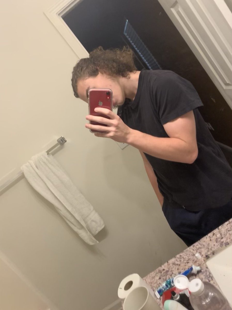 d_munchiez's tweet photo. Who’s gonna love me  💔❤️‍🩹❤️‍🔥 https://t.co/BCBBFmoPQP