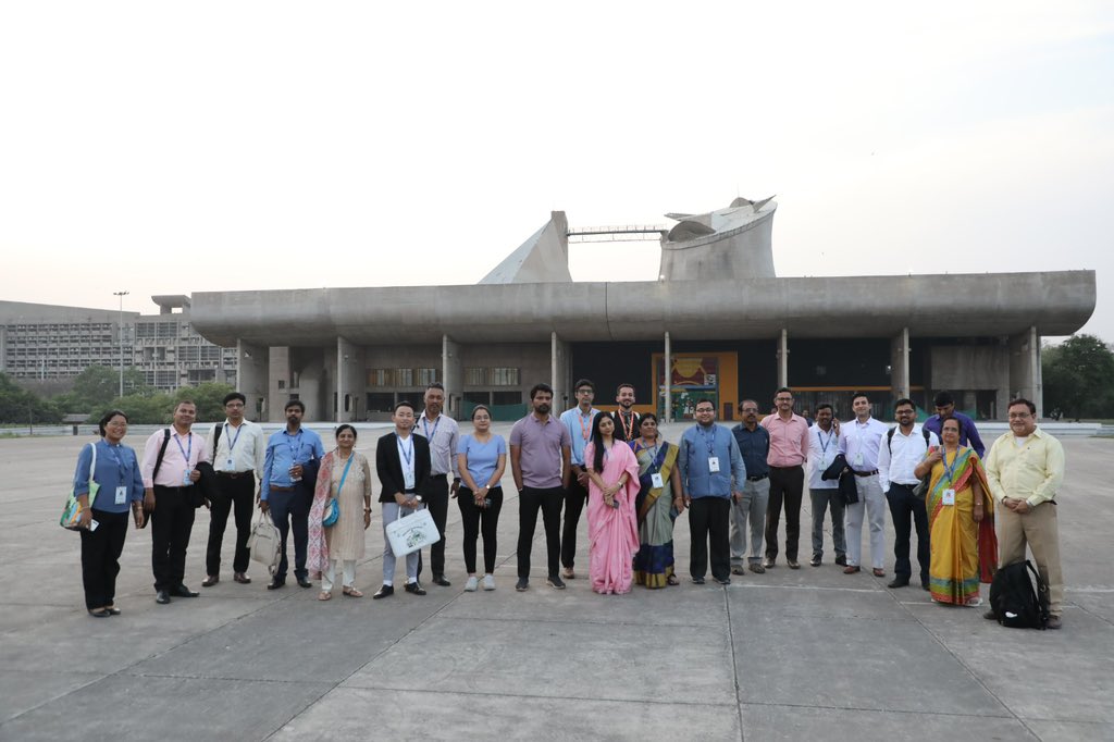 ChandigarhSmart's tweet image. Site visits to ICCC, Capitol Complex and other places planned for the delegates to give them the feel of City Beautiful Chandigarh !!

#ChandigarhSmartCity #CEOsConference #ICCCChandigarh #Data&amp;amp;Technology #delegates #SmartCityChandigarh #chandigarh 

@MCChandigarh @PIBChandigarh…