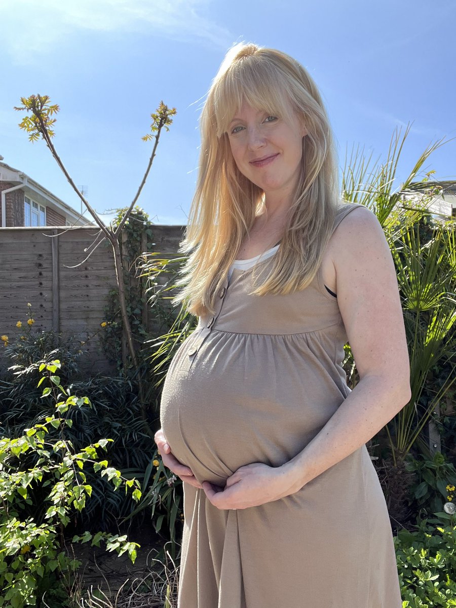 I’m 37 weeks pregnant today and the new song is out so told baby she can come whenever she wants now 🥰🙏