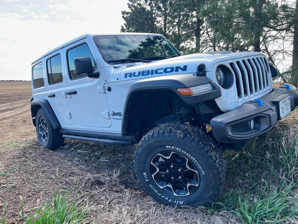 ChimperScott's tweet photo. How to amuse yourself while waiting for planter parts. #plant23
#getflexy #Jeep https://t.co/Bgr2RBVZiW