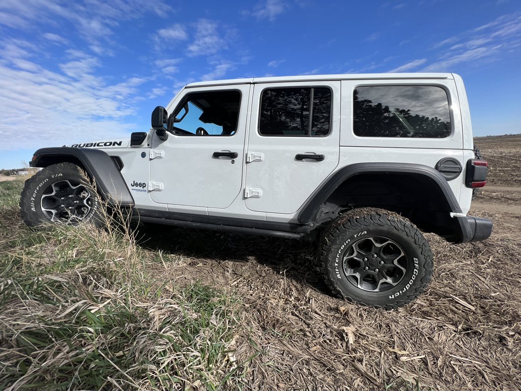 ChimperScott's tweet photo. How to amuse yourself while waiting for planter parts. #plant23
#getflexy #Jeep https://t.co/Bgr2RBVZiW