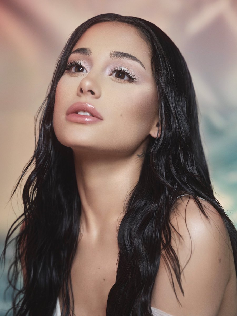 Ariana Grande Today On Twitter Ariana Has Accumulated 2 BILLION Total 