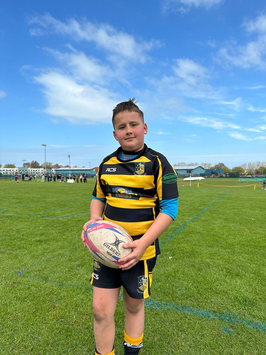 sarafjohn's tweet photo. Awesome first day at @TigersChallenge for @bontrfc U10s. Clean sheet, 3 out of 3 wins 🏉🏉 top of the table. Some awesome rugby played 💛🖤 https://t.co/3cy1k5tsqR